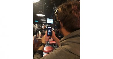 Free App Gives All Your Guests Their Own Wireless TV Headphones Free App Gives All Your Guests Their Own Wireless TV Headphones