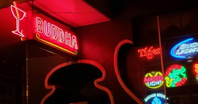 4 Entertainment Ideas Venues Can Use to Attract Evening Guests